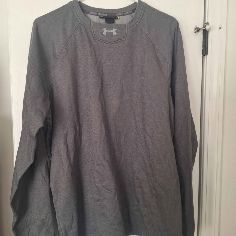 Under Armour Men's Gray Shirt